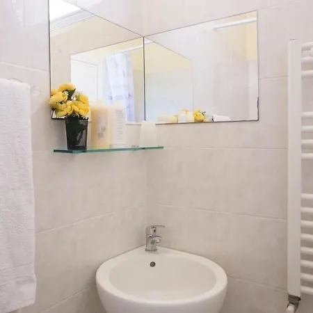 Hotel Fior Di Loto - 2*